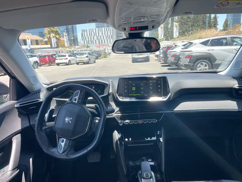 Peugeot 2008 2nd hand, 2021