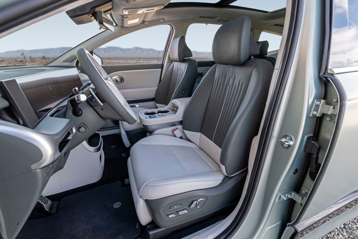 Hyundai IONIQ 9 2024. Передние сидения. Внедорожник 5 дв., 1 поколение