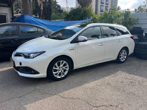 Toyota Auris, 2017, photo