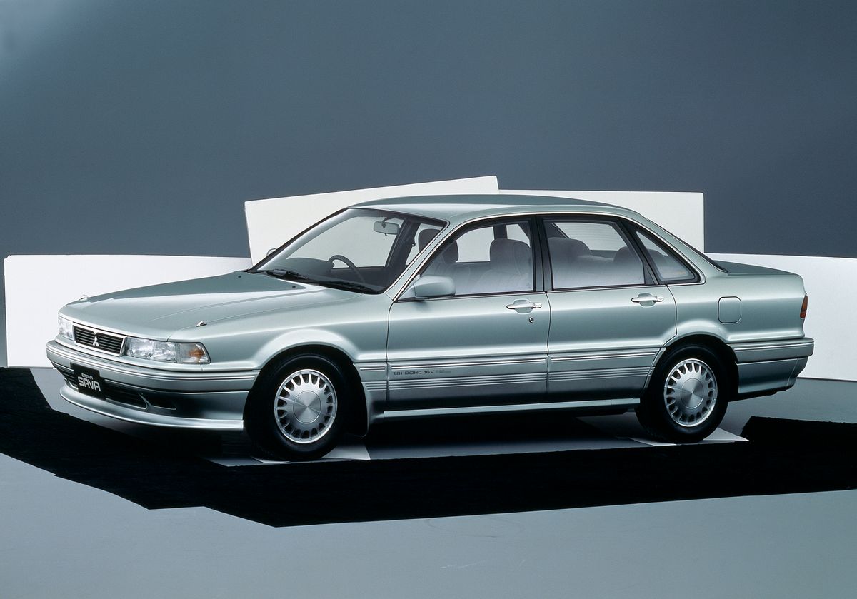 מיצובישי  אטרנה 1988. מרכב, צורה. סדאן הרדטופ, 6 דור