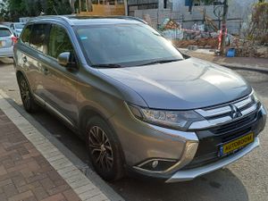 Mitsubishi Outlander, 2017, photo