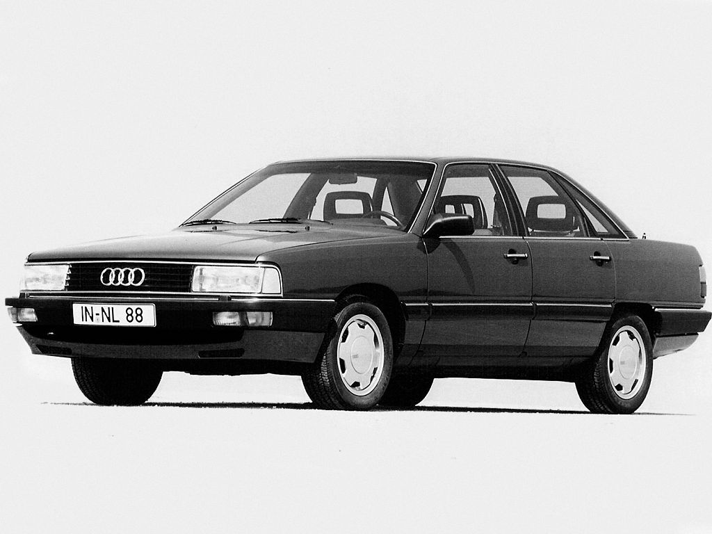 Audi 200 1983. Carrosserie, extérieur. Berline, 2 génération