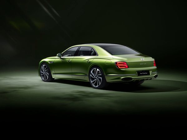 Bentley Flying Spur 2024. Мультимедиа. Седан, 4 поколение