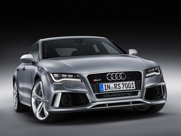 أودي RS7 2013. الهيكل، المظهر الخارجي. ليفتباك, 1 الجيل