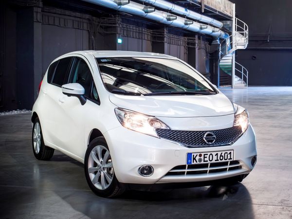 Nissan Note 2012. Carrosserie, extérieur. Hatchback 5-portes, 2 génération
