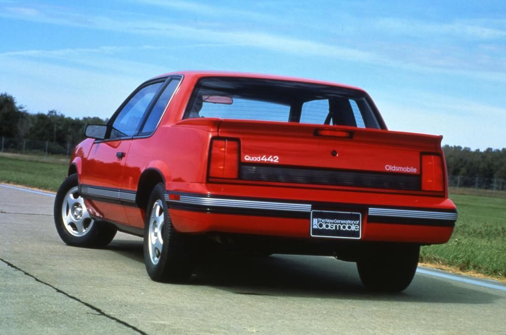 Oldsmobile Cutlass Calais 1984. Bodywork, Exterior. Coupe, 1 generation