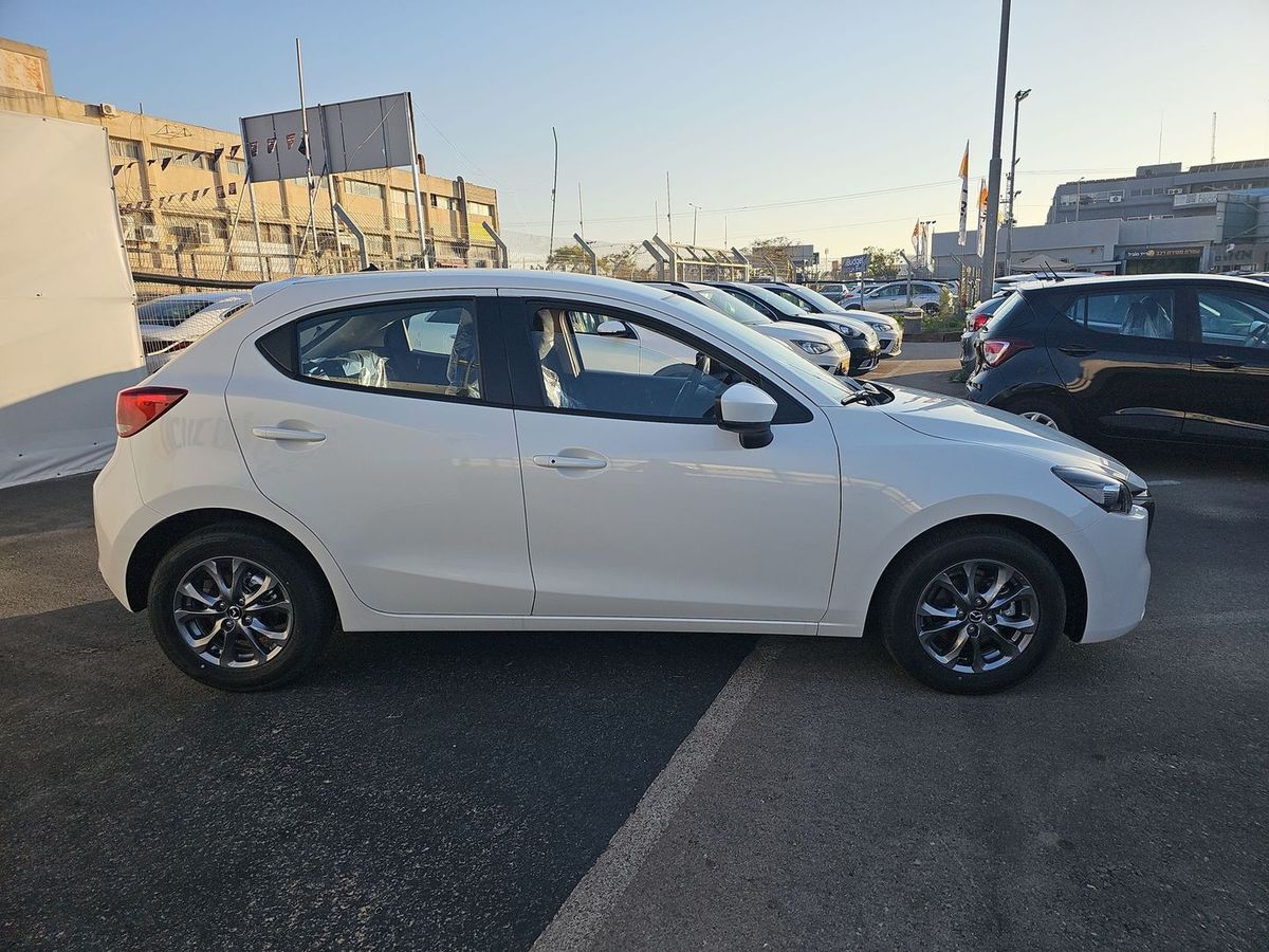 Mazda 2 nouvelle voiture, 2025