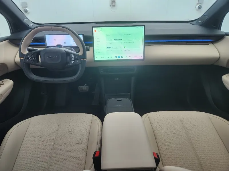 Lynk&Co 02 nouvelle voiture, 2025