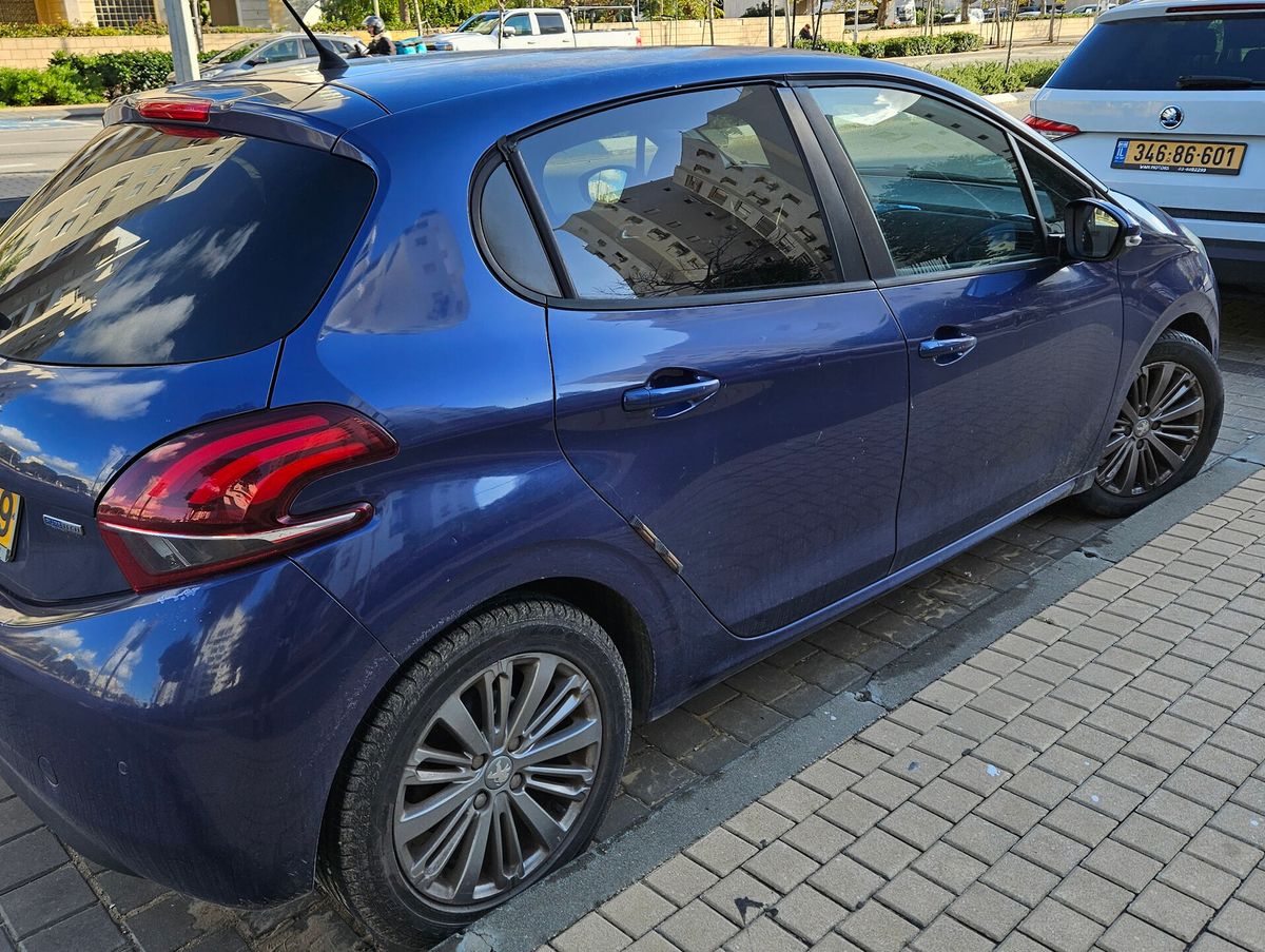 Peugeot 208 2nd hand, 2016, private hand