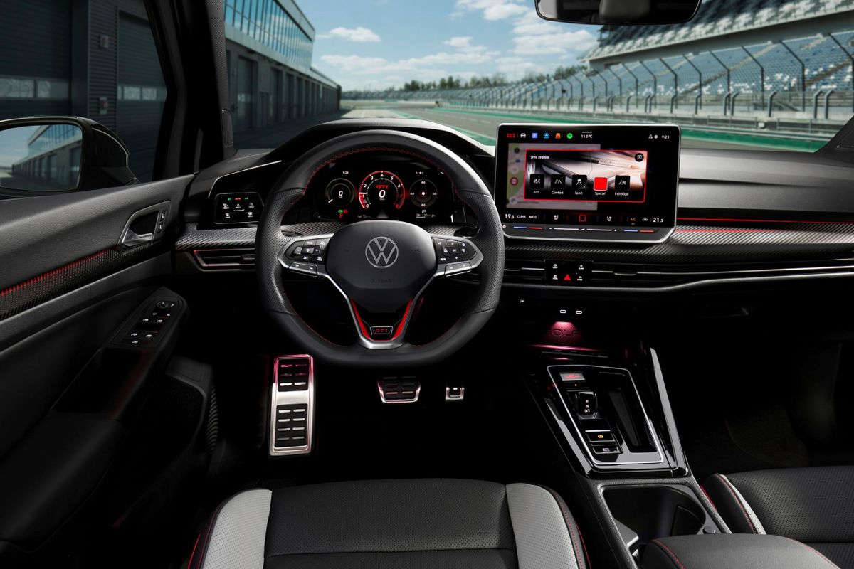 Volkswagen Golf GTI Clubsport 2024. Панель приборов. Хэтчбек 5 дв., 8 поколение, рестайлинг 1