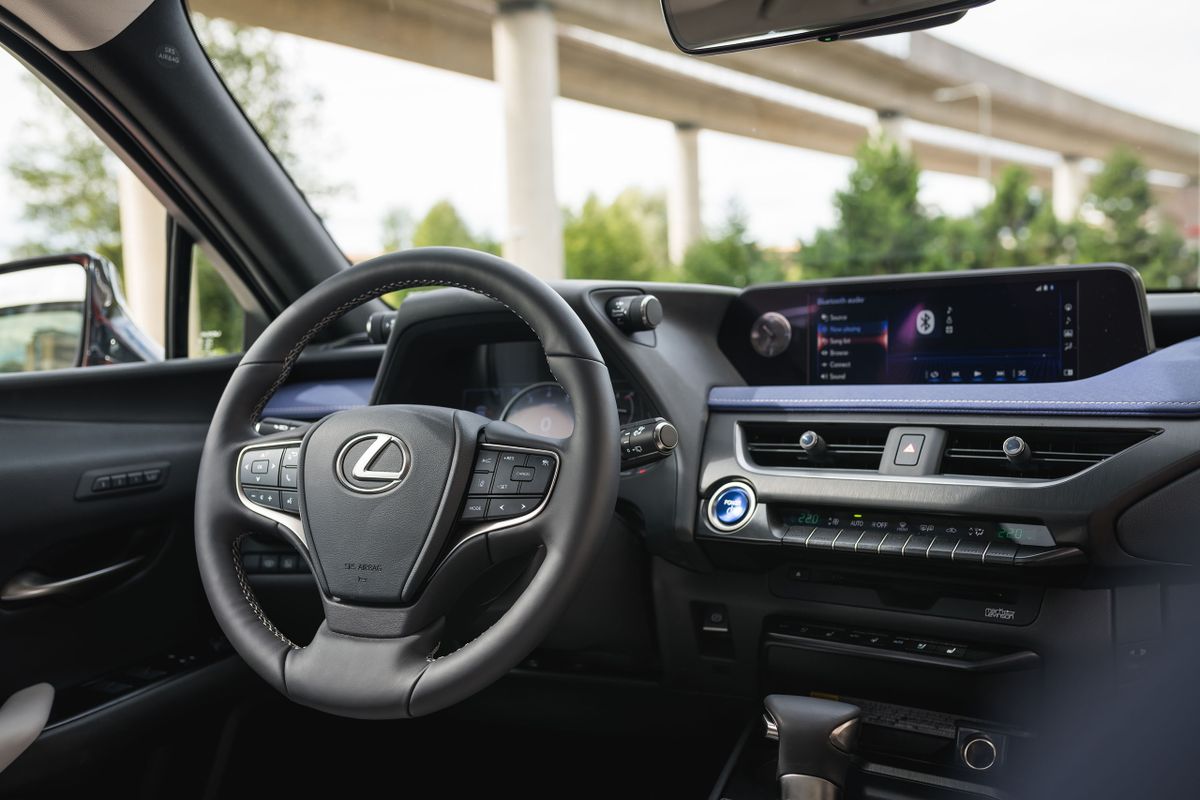 Lexus UX 2018. Dashboard. SUV 5-doors, 1 generation
