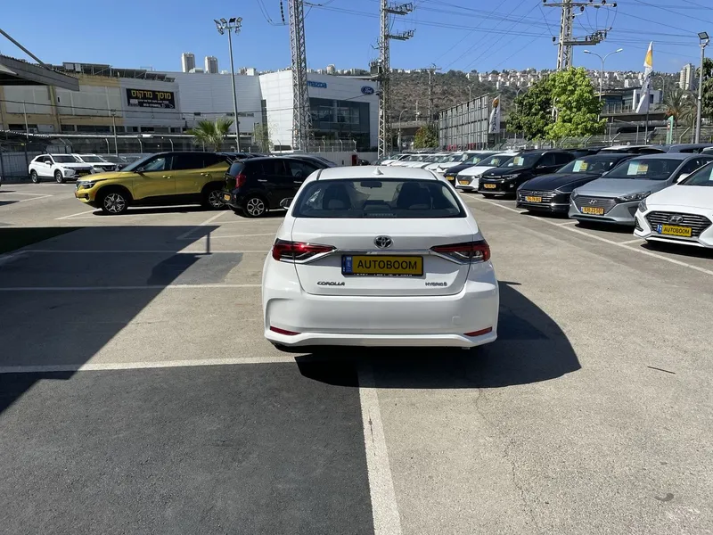 Toyota Corolla с пробегом, 2021