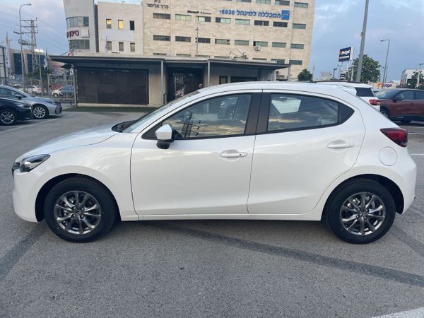 Mazda 2 nouvelle voiture, 2025