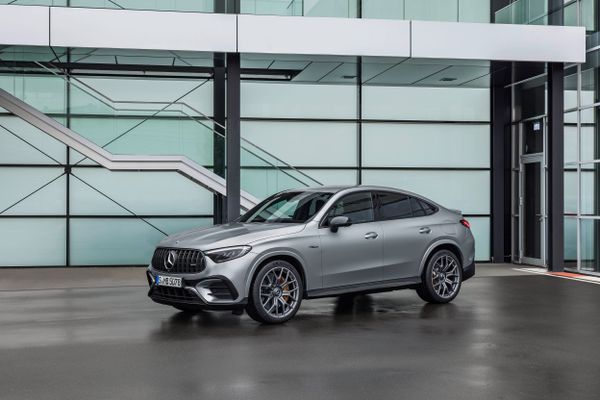 מרצדס GLC Coupe AMG ‏2023. מרכב, צורה. SUV קופה, 2 דור