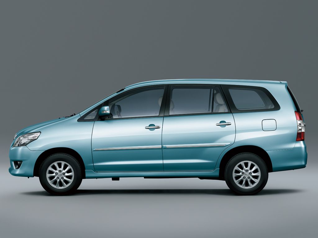 Toyota Innova 2004. Carrosserie, extérieur. Compact Van, 1 génération