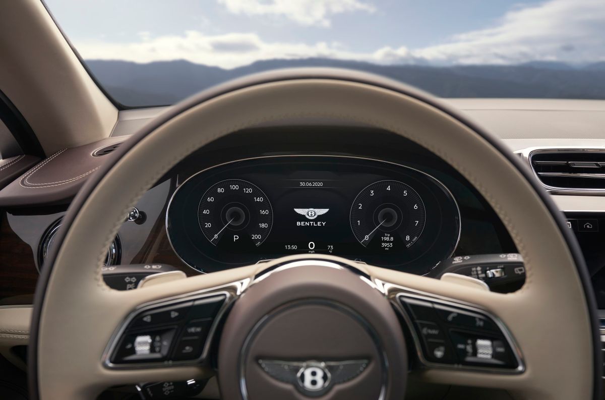 Bentley Bentayga 2020. Tableau de bord. VUS 5-portes, 1 génération, restyling