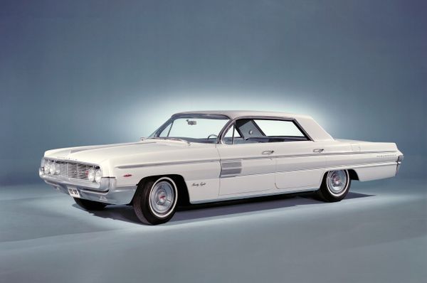Oldsmobile Ninety Eight 1961. Carrosserie, extérieur. Berline, 6 génération