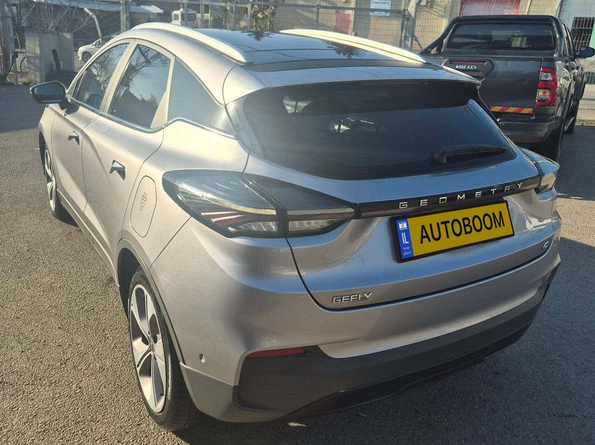 Geely Geometry C 2nd hand, 2022, private