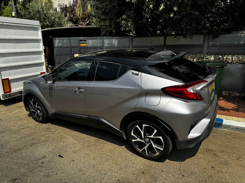 Toyota C-HR 2nd hand, 2017, private hand