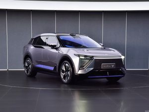 הייפי Y ‏2023. מרכב, צורה. רכב שטח 5 דלתות, 1 דור