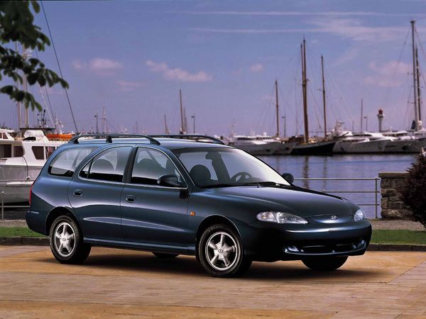 יונדאי לאנטרה 1997. מרכב, צורה. סטיישן 5 דלתות, 2 דור