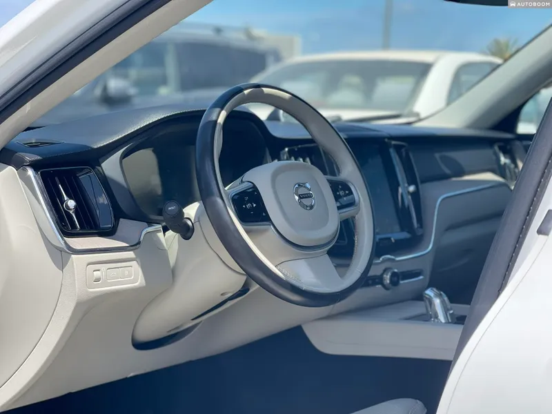 וולוו XC60 יד 2 רכב, 2018, פרטי