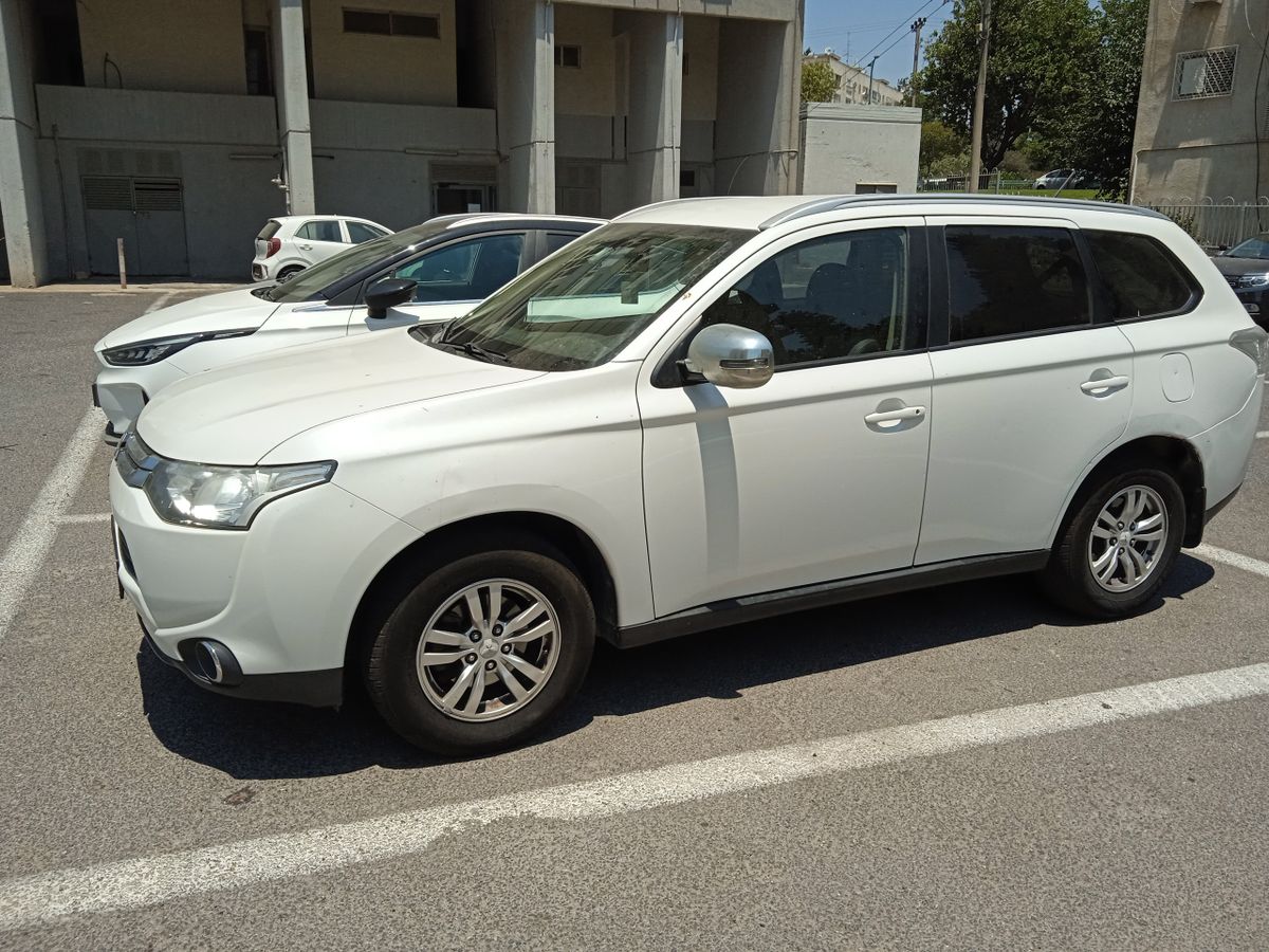 Mitsubishi Outlander 2nd hand, 2015, private hand