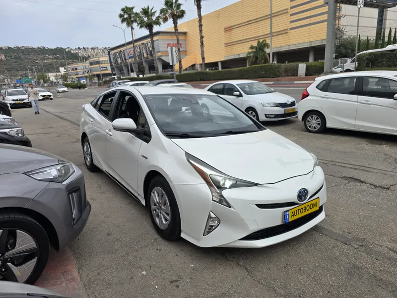 Toyota Prius 2nd hand, 2019, private