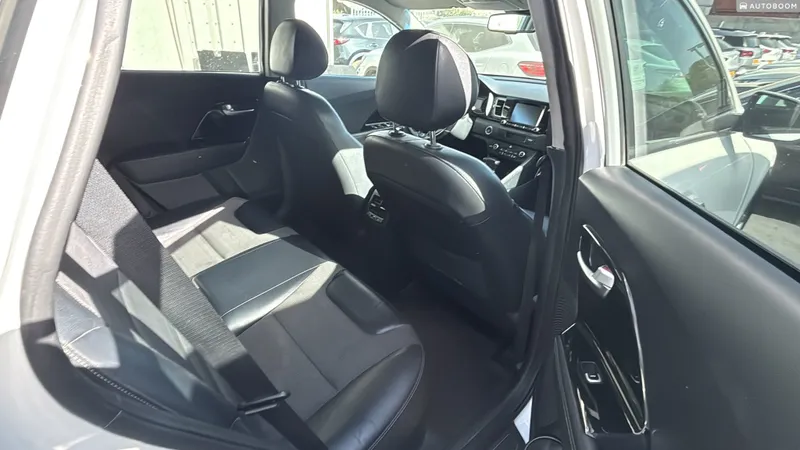 Kia Niro 2nd hand, 2018, private