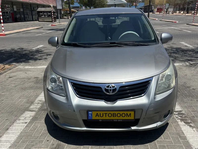 Toyota Avensis 2nd hand, 2010, private hand