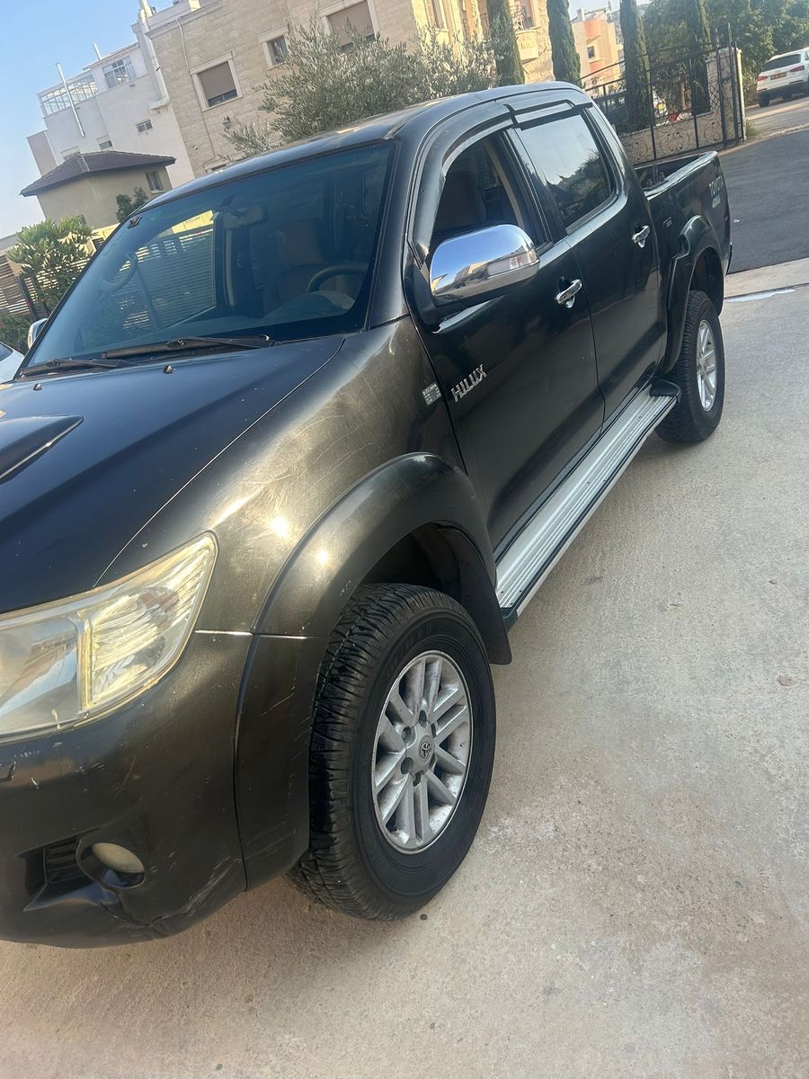 Toyota Hilux с пробегом, 2012, частная рука