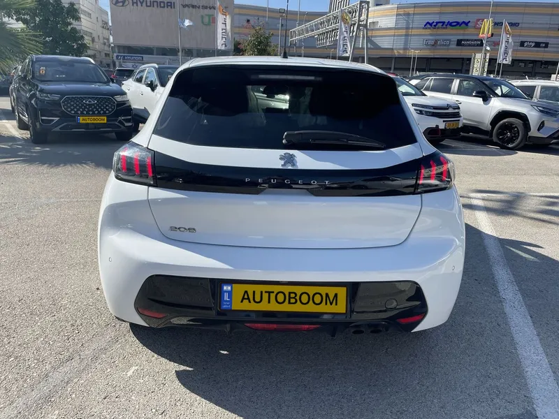 Peugeot 208 2nd hand, 2022, private hand
