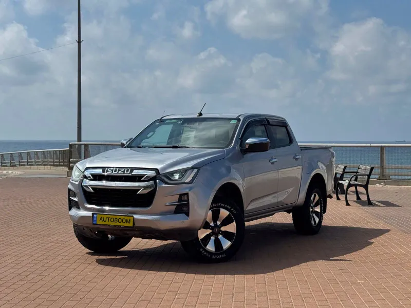 Isuzu D-Max 2nd hand, 2021, private