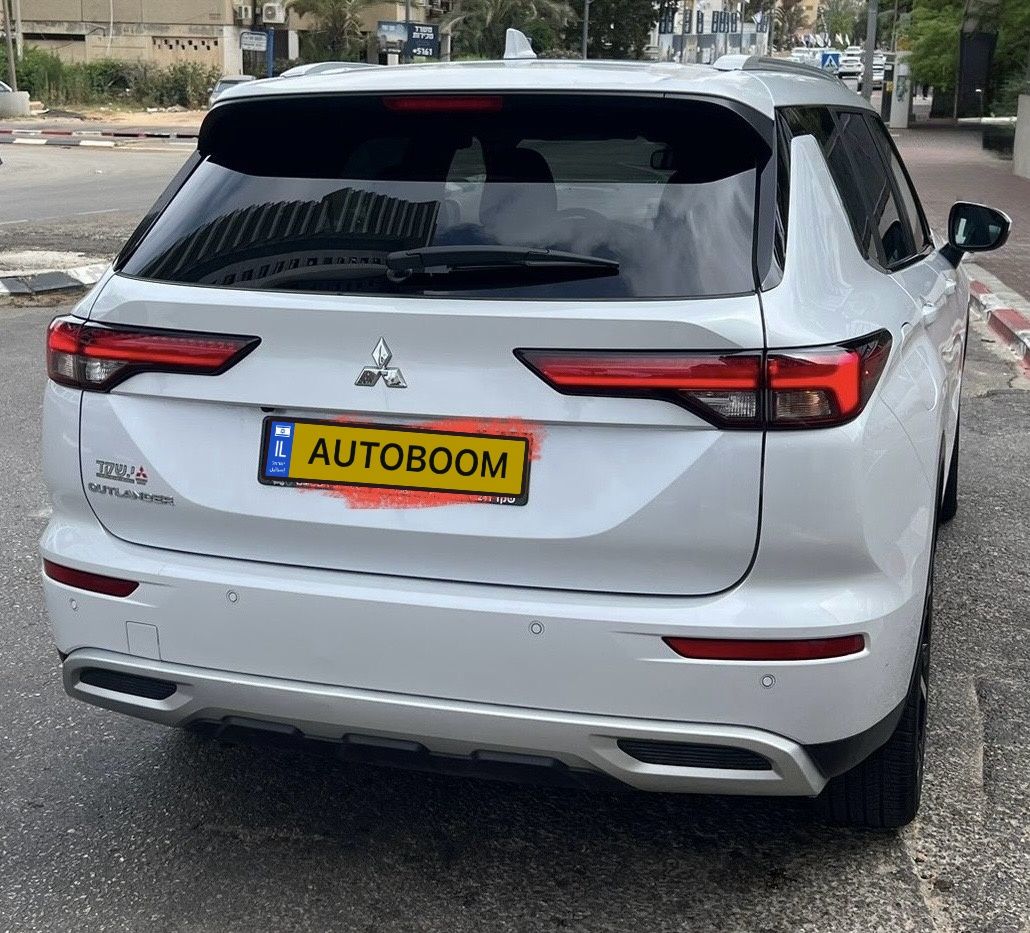 מיצובישי אאוטלנדר יד 2 רכב, 2023, פרטי
