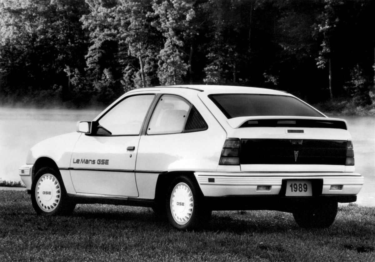 Pontiac LeMans 1988. Carrosserie, extérieur. Hatchback 3-portes, 6 génération