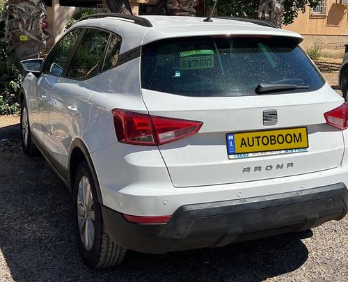 SEAT Arona, 2021, фото
