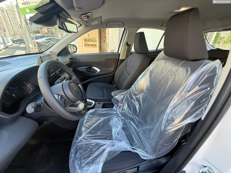 Toyota Yaris Cross new car, 2026