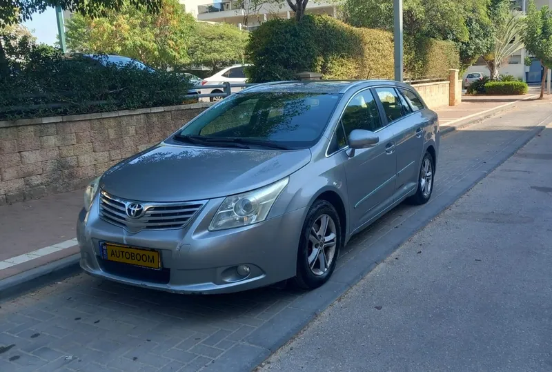 Toyota Avensis 2nd hand, 2011, private hand