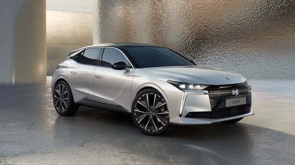 DS 4 ‏2025. الهيكل، المظهر الخارجي. هاتشباك 5 أبواب, 2 الجيل, تحديث