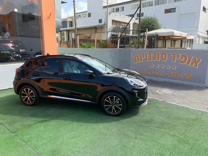 Ford Puma new car, 2021