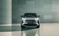 Toyota C-HR Plus 2025. Кузов, экстерьер. Внедорожник 5 дв., 1 поколение