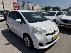Toyota Space Verso, 2011, photo