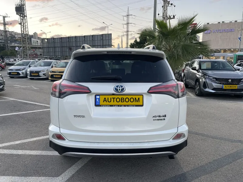 Toyota RAV4 с пробегом, 2018