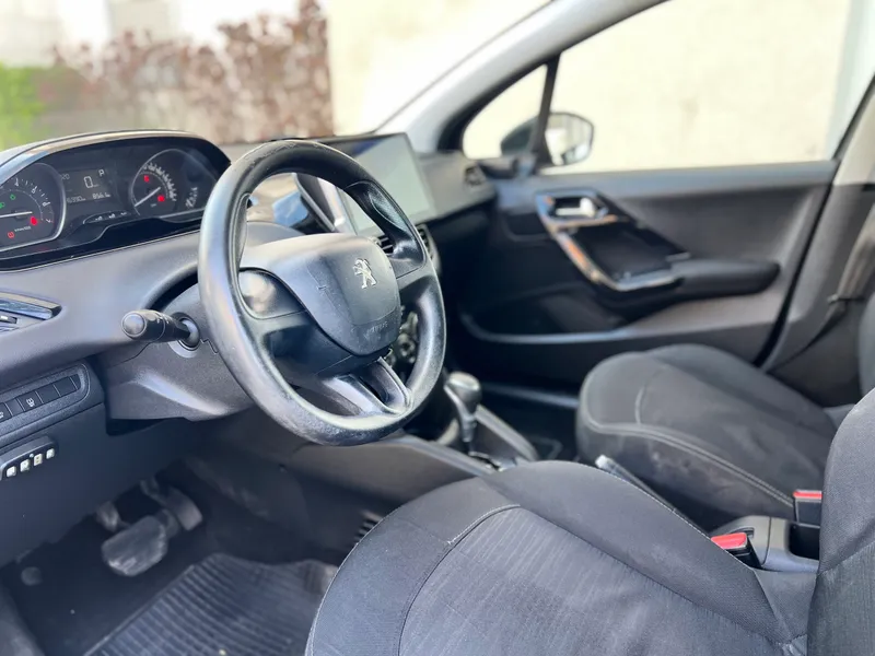 Peugeot 208 2nd hand, 2017, private hand