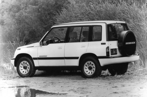سوزوكي سايدكيك 1988. الهيكل، المظهر الخارجي. SUV ٥ أبواب, 1 الجيل