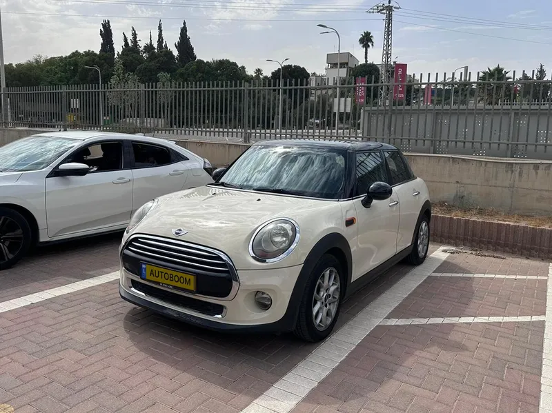 MINI Cooper 2nd hand, 2017, private hand