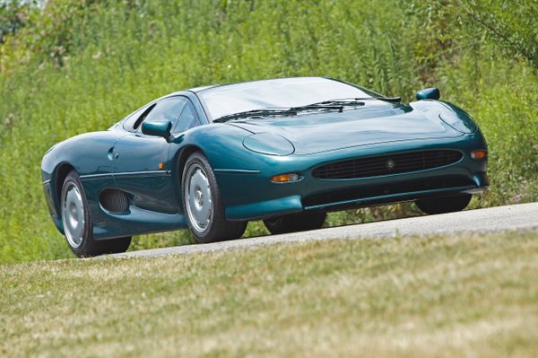 יגואר XJ220 1992. מרכב, צורה. קופה, 1 דור