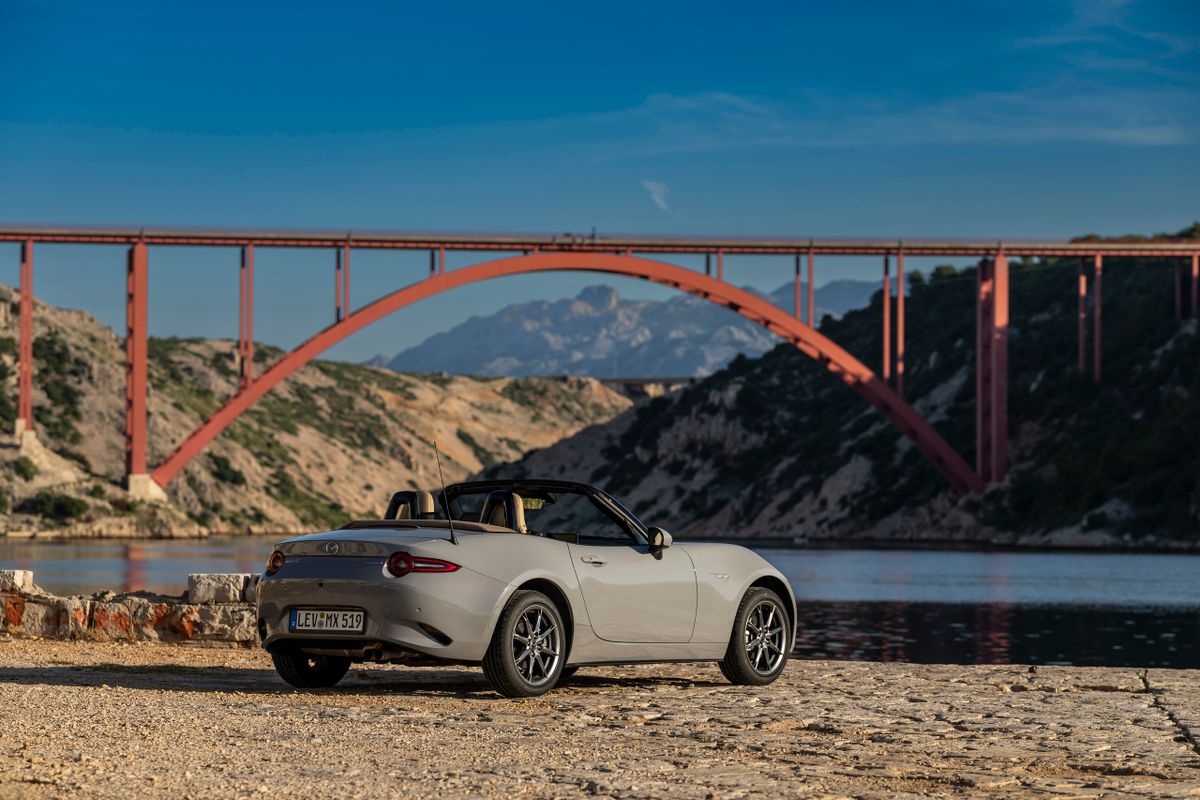 Mazda MX-5. Кузов, экстерьер.