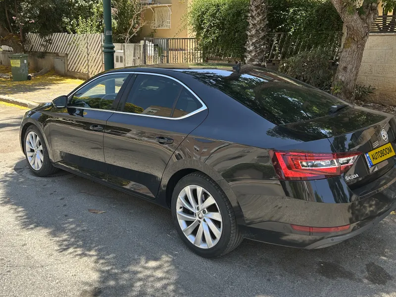 סקודה סופרב יד 2 רכב, 2018, פרטי