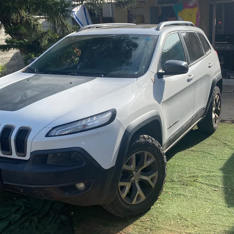 Jeep Cherokee 2nd hand, 2016, private hand
